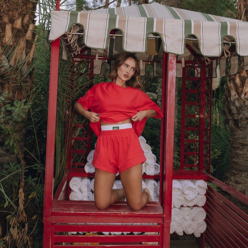 Daily drills heart short sleeve crew